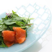 食卓をワンランクUP!40代女性上司の誕生日は存在感のあるガラスの食器を