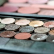 思わず自分も欲しくなる。THREEの優秀コスメがプレゼントに最適な理由とは