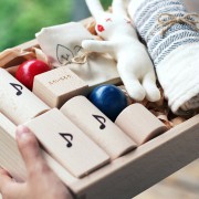これがおすすめの出産祝い。ぬくもりを感じる木のおもちゃ5選