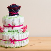 出産祝いにおむつケーキを!SNSで話題、心温まるプレゼントアイデア特集