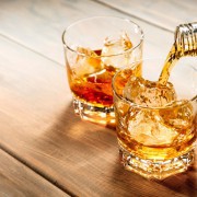 日本酒好きな方に贈るグラスのプレゼント。ずっと使える酒器特集!