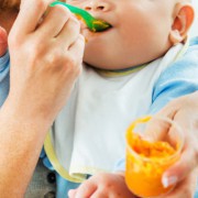 赤ちゃんに食器を贈るならコレ。出産祝いとして人気の“食”を考えるプレゼント特集