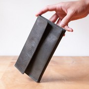 愛する彼へのクリスマスプレゼント、ワンランク上の革財布はいかが?