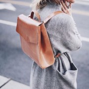 リュック派の30代彼女へ、上質な大人なリュックを誕生日プレゼントに