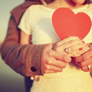 彼女へのホワイトデーギフトに。女心を掴む、とっておきのお返しリスト