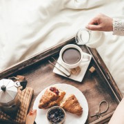 新提案!バレンタインは、コスメを女友達にプレゼントしてみませんか?