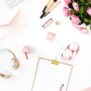 新社会人になる彼女へのプレゼント。お祝いに仕事で使えるアイテムを贈ろう