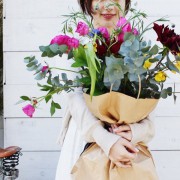 素敵なお花屋さんで、母の日に「ありがとう」が伝わるフラワーアレンジメントを