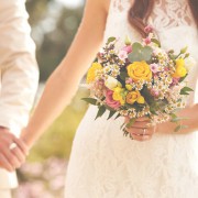 遠方の友達に結婚祝いを贈るなら。すぐに贈れる素敵ギフトを選んで祝福しよう。