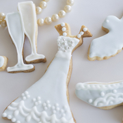 結婚祝いにお菓子という選択を。夫婦二人に幸せ運ぶ、愛らしいスイーツ特集