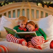 【年齢別】絵本のクリスマスプレゼントで、子どもたちに笑顔を届けよう