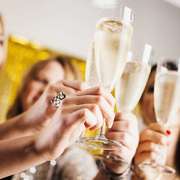 パーティーに選びたいお酒11選。気の利いたセレクトで、もっと華やかに!