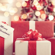 【予算1000円から】クリスマスのプレゼント交換におすすめ。ハズさないギフト集