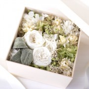10月8日はプリザーブドフラワーの日。プレゼントに贈るべき、美しい永遠の花々