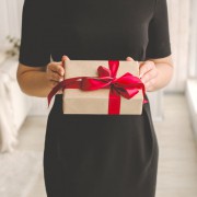 母の日には、本当に喜ばれるプレゼントを。今年こそ贈りたい素敵アイテムまとめ