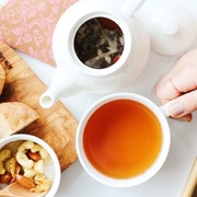母の日には二人でお茶を一服。紅茶から日本茶まで、注目のティーギフトたち