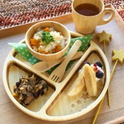 出産祝いにかわいいプレートを。食事をする赤ちゃんもニッコリ笑顔に