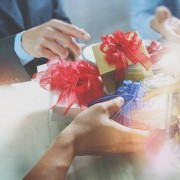 「お疲れ様!」と贈りたいおすすめギフト。いつも頑張っている職場の仲間に労いを。