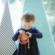 出産祝いに楽器のおもちゃを。音楽に親しむ、学びあるプレゼント特集