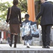 七五三を迎える男の子に。やんちゃ盛りも大満足、楽しく祝えるプレゼント